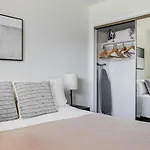 Blueground Beverly Hills Balcony Wd Nr Food Lax-1228