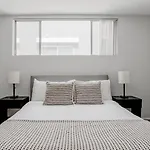 Blueground Beverly Hills Balcony Wd Nr Food Lax-1228